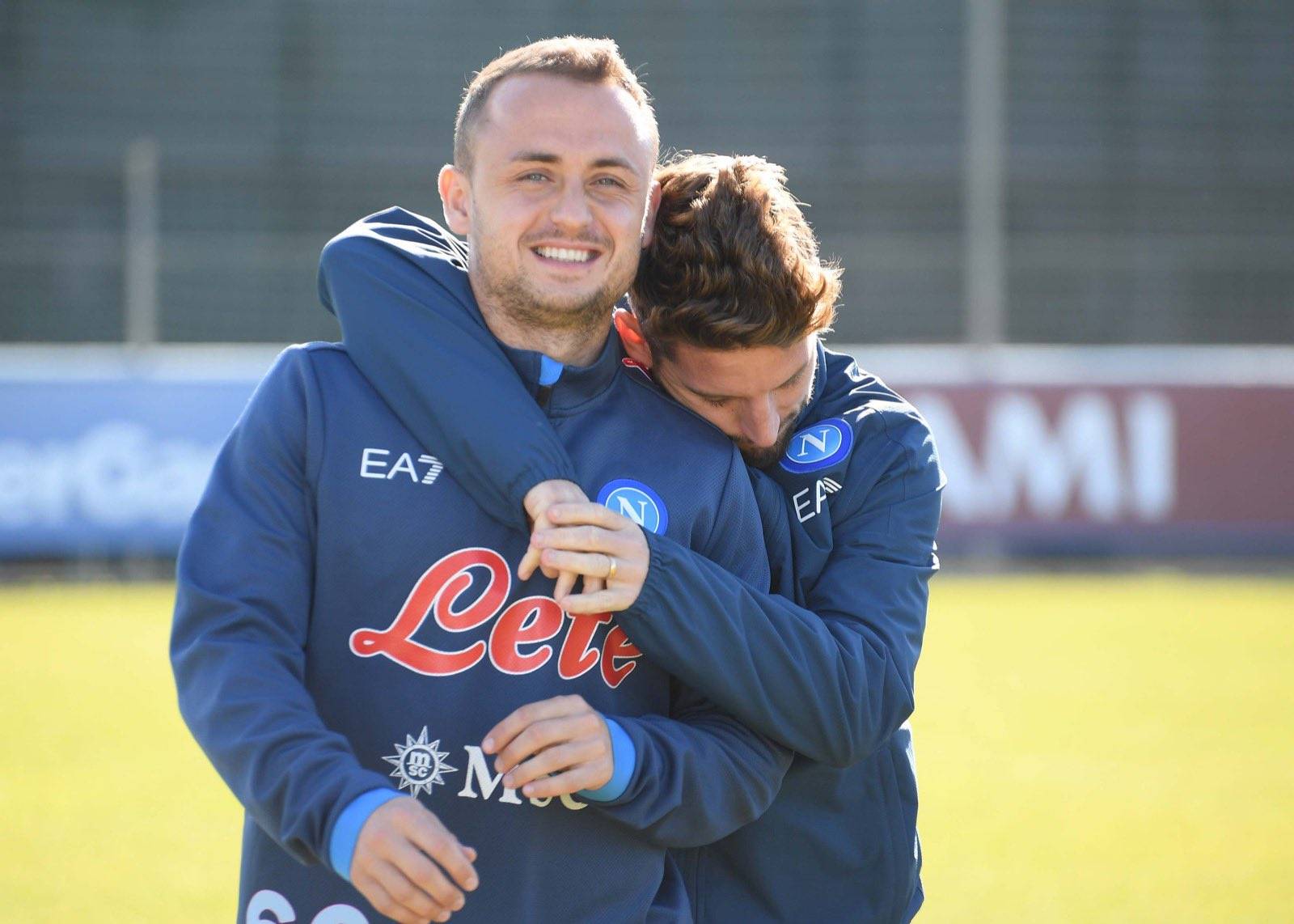 开云注册刚刚！芝加哥公牛防线松动备战法国杯那不勒斯窗口期遗憾出局，国际比赛日切尔西回应争议的简单介绍