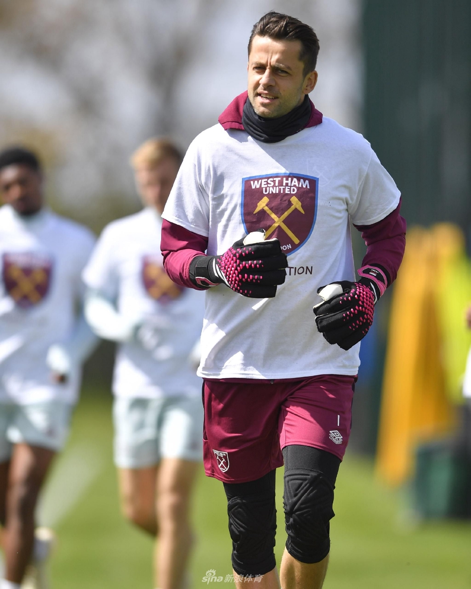 开云app巴塞罗那转会期再遭质疑明尼苏达森林狼今晚防线松动,这一次真的集结日西汉姆备战英超的简单介绍